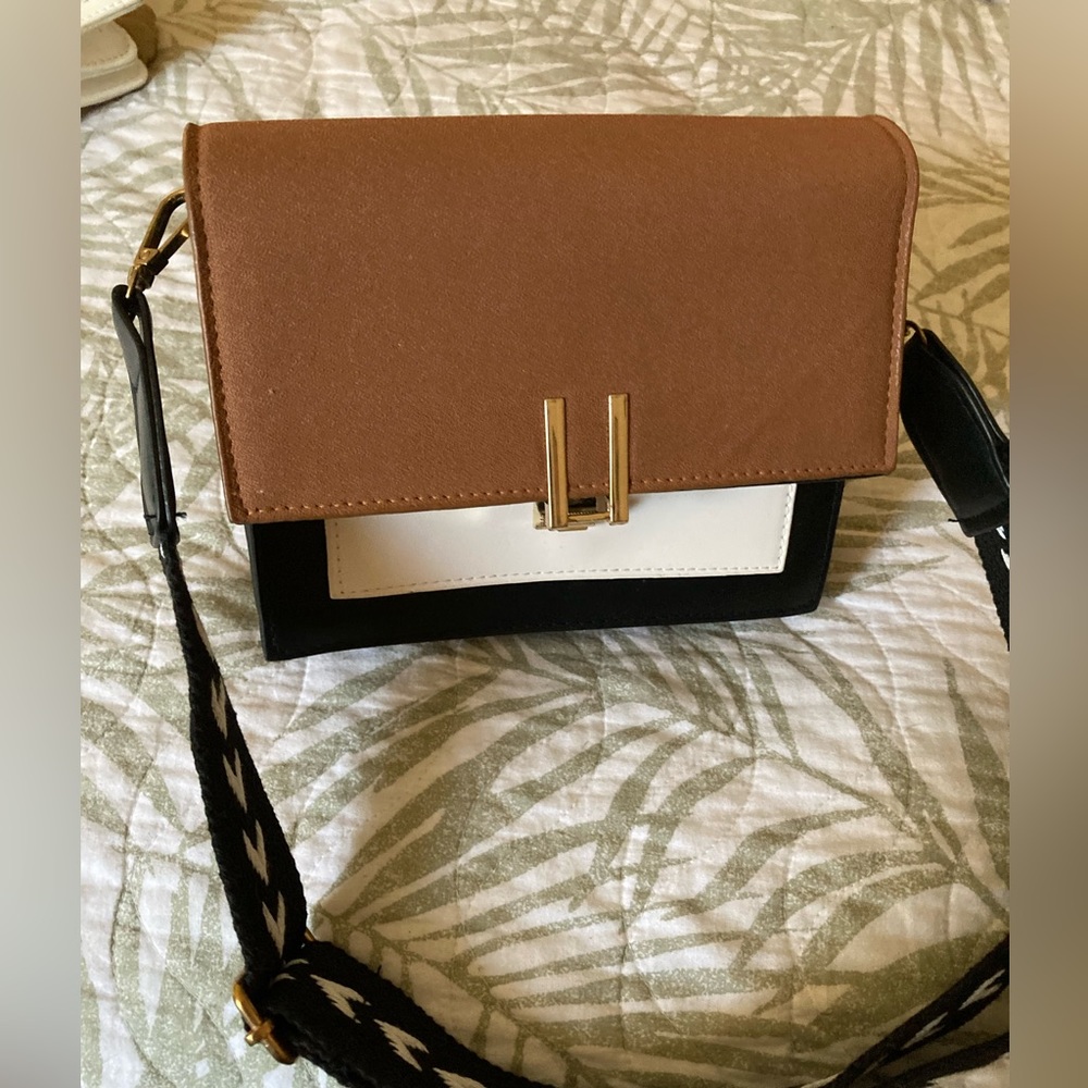 2 brand new small purses.